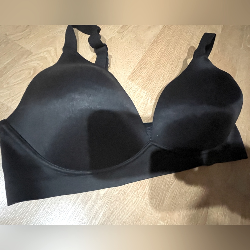 Bali Black Lightly Padded Comfort Bra.